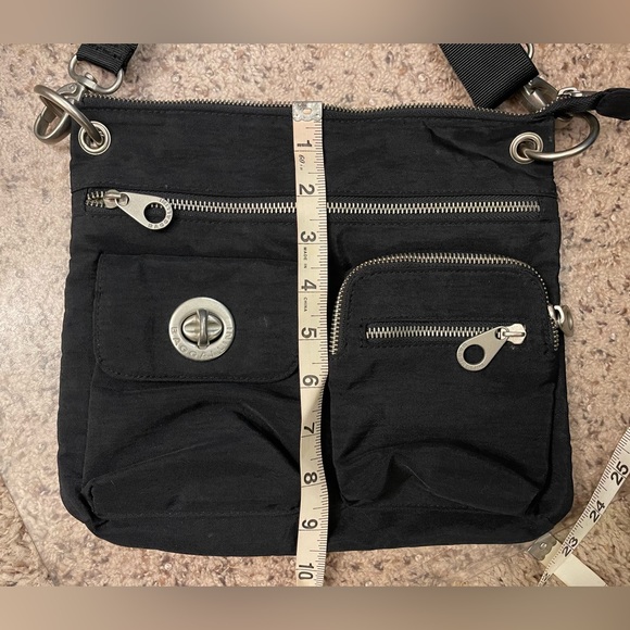 Baggallini Sydney Crossbody Bag Nylon Water Resistant Adjustable Strap Black - Picture 8 of 10